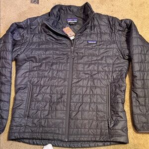 Patagonia Men Dark Gray Puffer Jacket